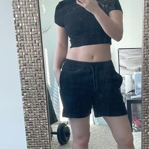 Aritzia TNA Black Women's Boyfriend Shorts